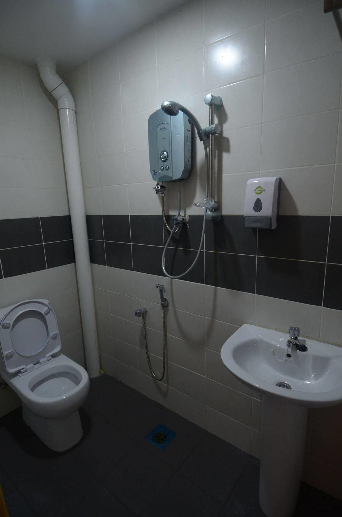 Kuok Pin Hotel Κουτσίνγκ Εξωτερικό φωτογραφία