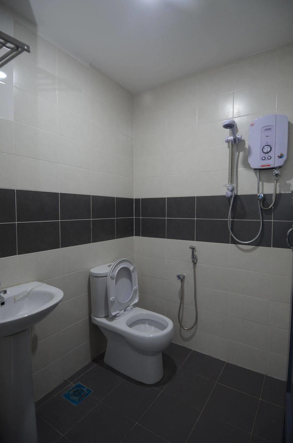 Kuok Pin Hotel Κουτσίνγκ Εξωτερικό φωτογραφία